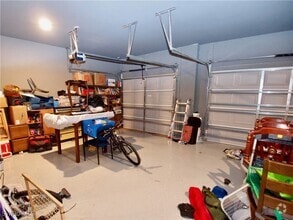 Building Photo - 5044 NE Tradewinds Cir
