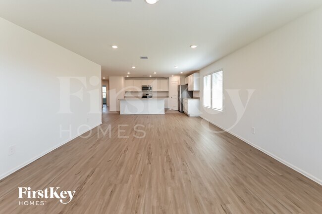 Foto del edificio - 24215 Becker Hollow Ln