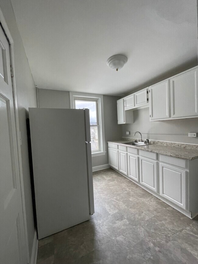 221 W King St Unit 2, Strasburg, VA 22657 Apartments in Strasburg, VA