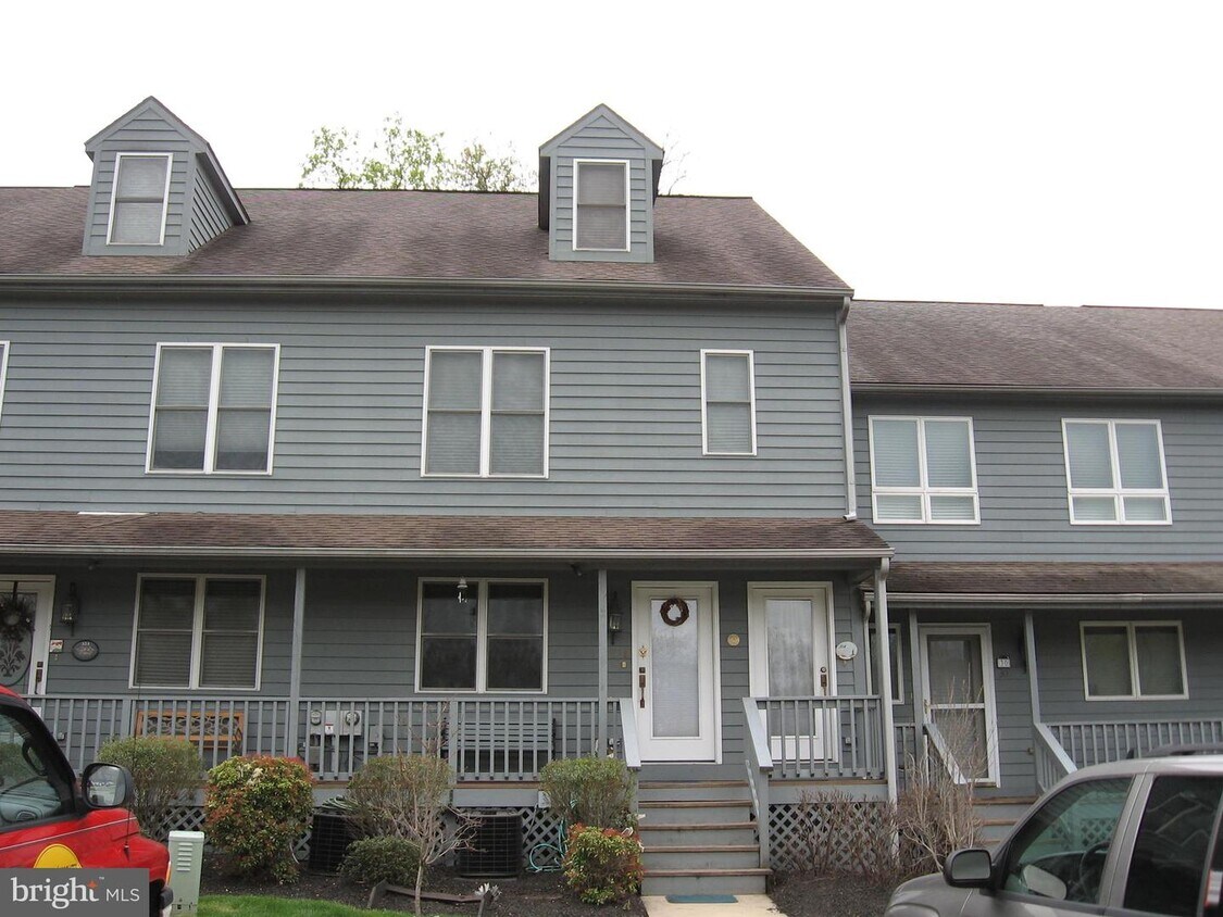 Building Photo - 31 NE Isles Dr