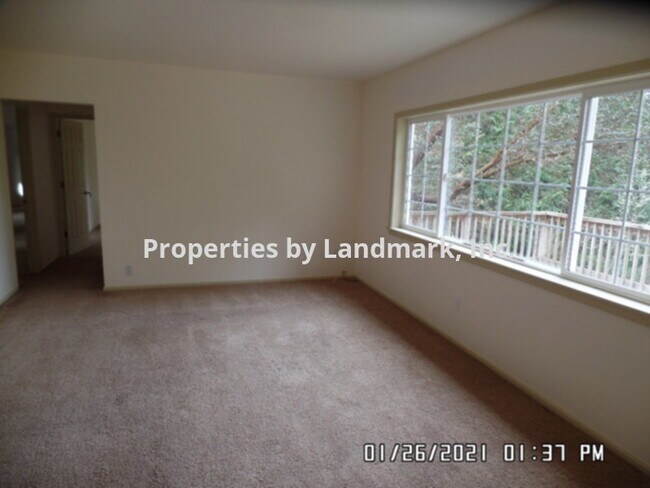 Building Photo - 494 W Sequim Bay Rd