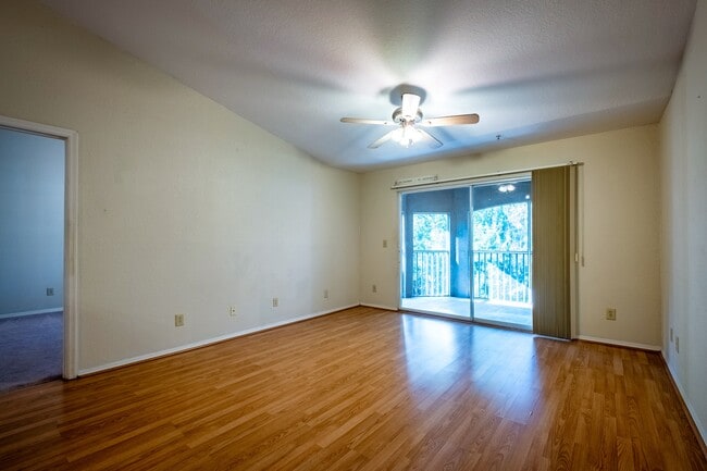 Building Photo - 13810 Sutton Park Dr N
