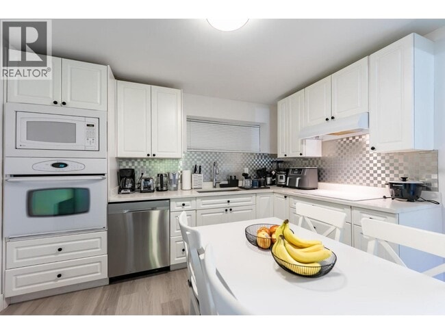 Photo du bâtiment - Garden Suite-4605 PRIME STREET