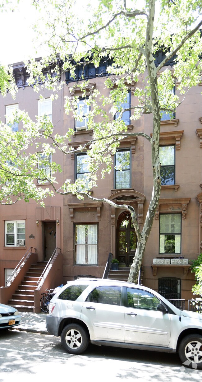 Building Photo - 414 Clinton St