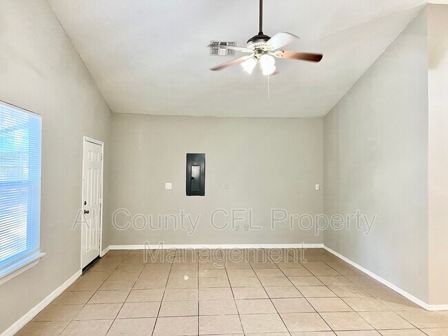 Building Photo - 3531 Country Rose Ln