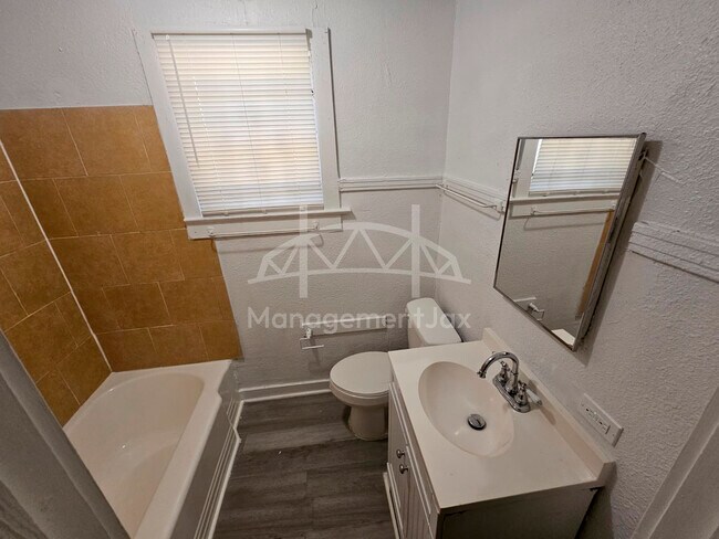 Foto del edificio - 2040 W 15th St