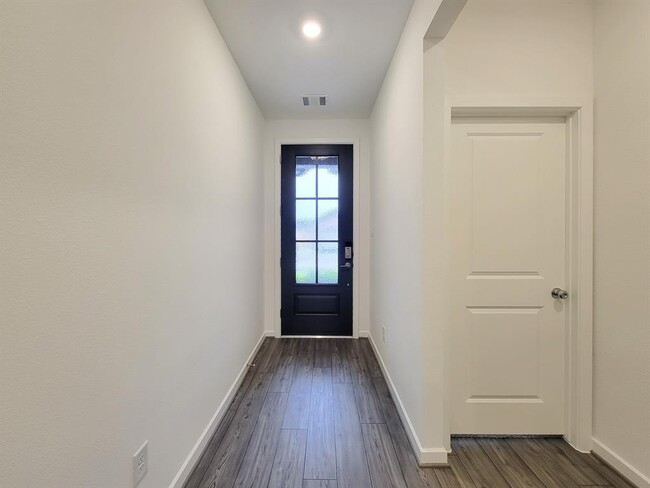 Building Photo - 9742 Rialto Hts Dr