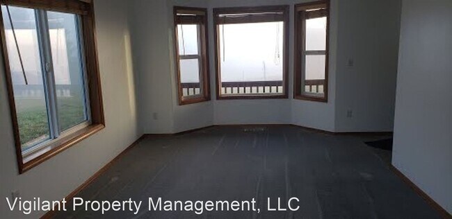 Building Photo - 4 br, 2.5 bath House - 52 Patrick Lane