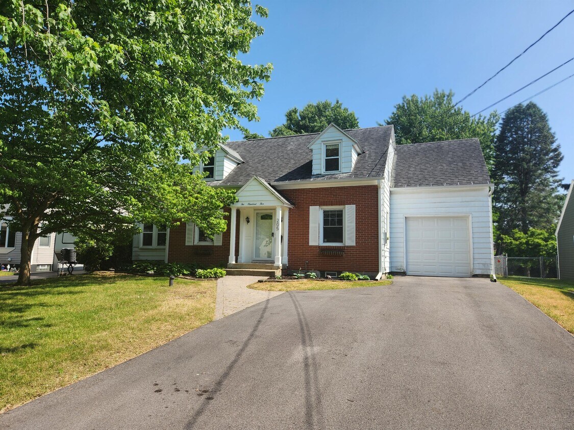 205 Palmer Dr, Syracuse, NY 13212 House Rental in Syracuse, NY