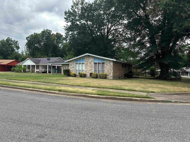 Foto del edificio - 2869 Knightway Cove