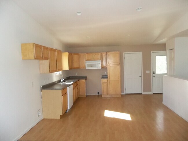 Building Photo - 1023 S Crapo St