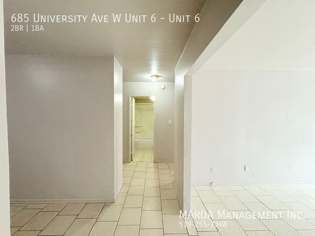 Building Photo - BRIGHT & SPACIOUS 2 BED/1 BATH APARTMENT -...