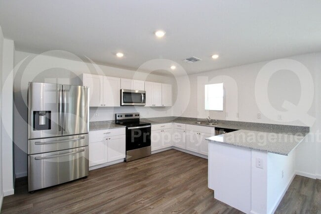 Building Photo - 1311 E Tuscany St