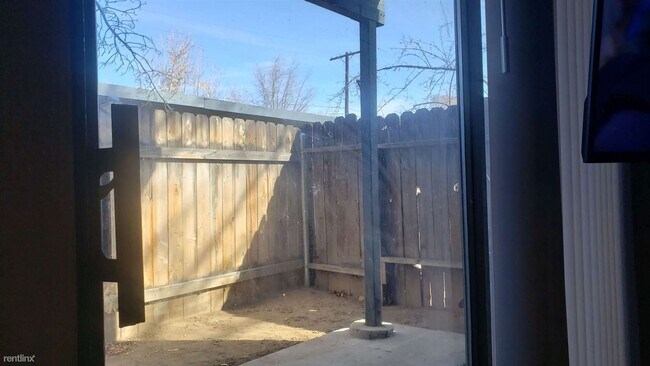 Building Photo - 2 br, 2 bath Condo - 2205 Kietzke Ln Apt C...