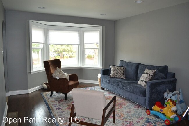 Building Photo - 3 br, 3 bath House - 2440 N Normandy Ave SFH