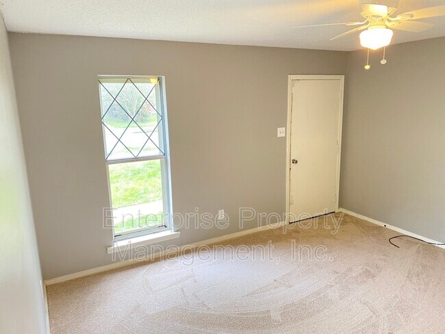 Foto del edificio - 3681 Barberry St