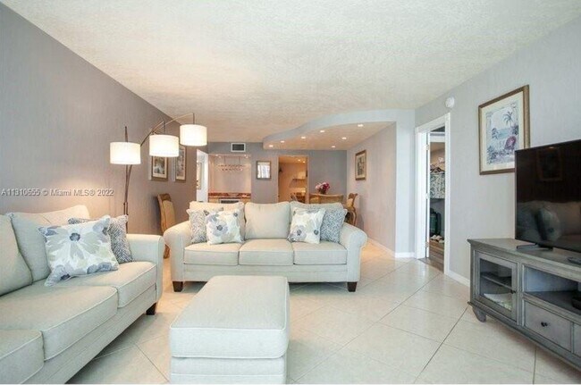 Foto del edificio - 1360 S Ocean Blvd