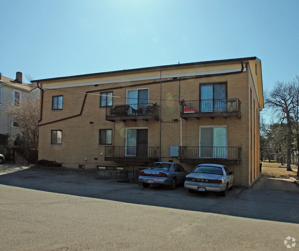 Building Photo - 2318 Wayne Ave