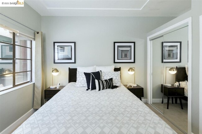Building Photo - Beautiful Light-Filled 2BR/1BA Condo – Ste...