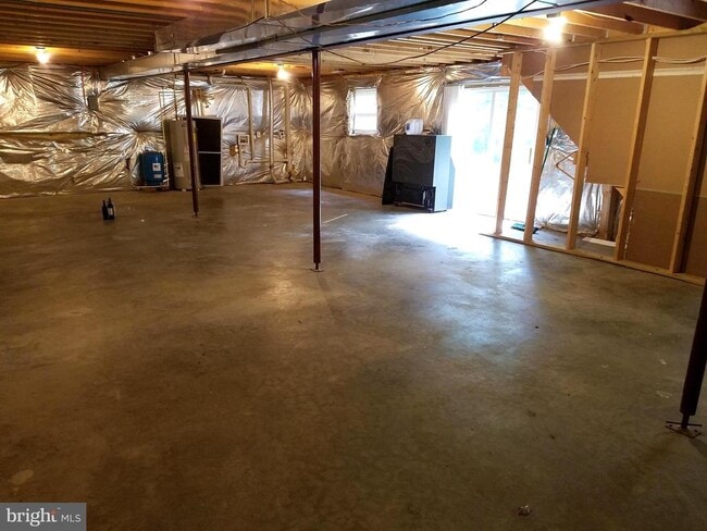 Building Photo - 37132 Mowry Ln