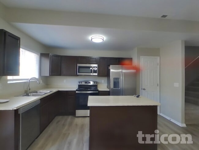 Building Photo - 652 Hailey Glenn View