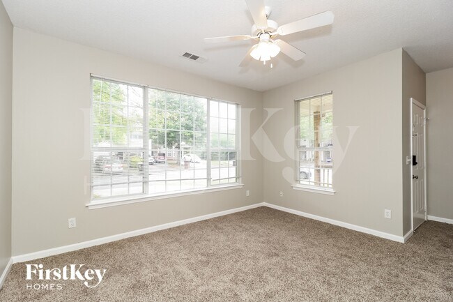 Foto del edificio - 2394 Brianna Dr