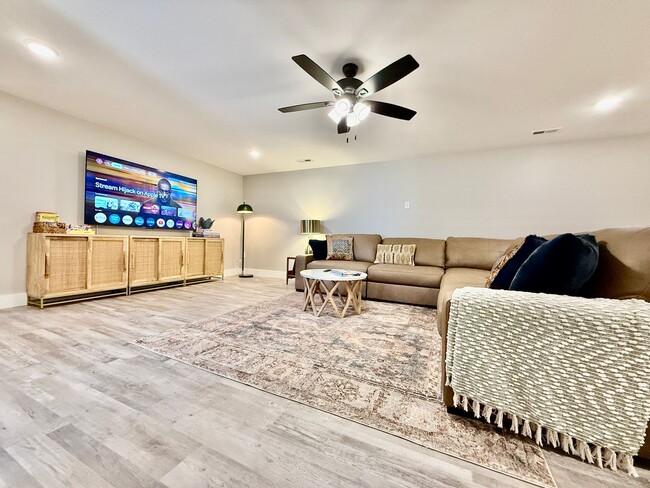 Building Photo - New Construction Home In West Chester, OH 5 BR