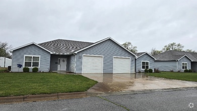 Building Photo - 608 Clay St