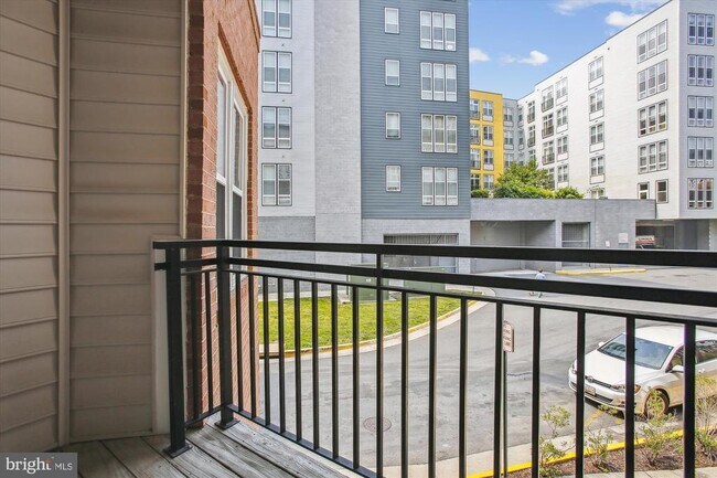 Foto del edificio - 2655 Prosperity Ave
