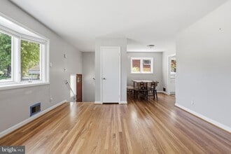 Building Photo - 4014 Jeffry St