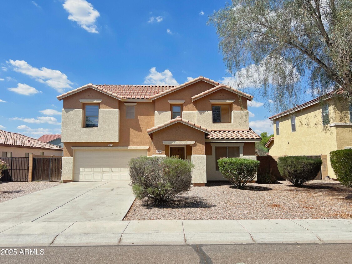 Foto principal - 2874 W Mineral Butte Dr