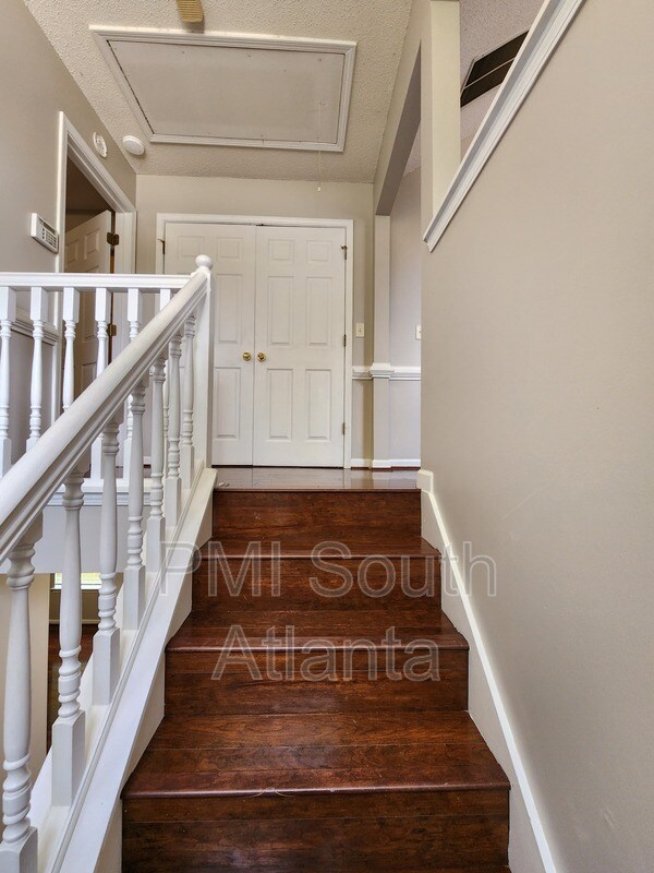 Building Photo - 6234 Crooked Creek Dr.