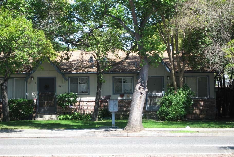 Building Photo - 1101 W Hamilton Ave