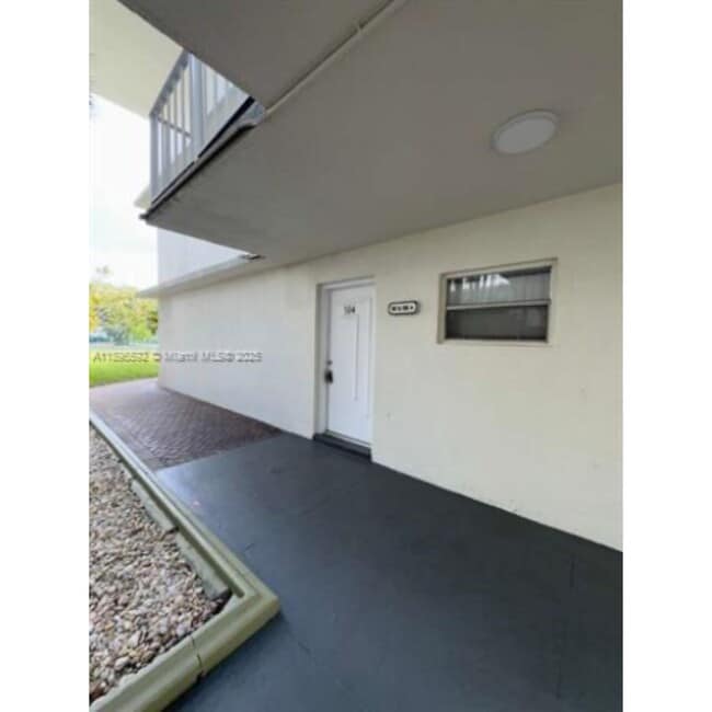 Building Photo - 4235 N University Dr