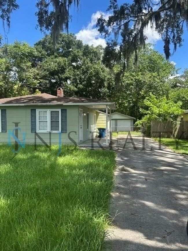 Building Photo - 7029 Berry Ave