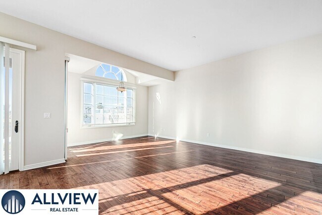 Building Photo - 3 br, 3.5 bath House - 17088 5th St.