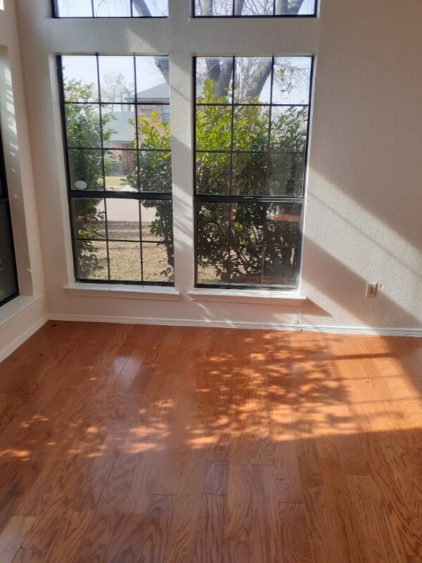 Foto del edificio - 6509 Devine Dr
