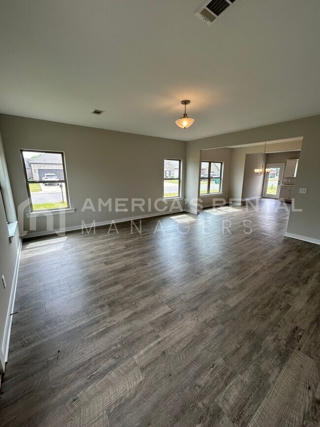 Foto del edificio - Home for Rent in Tuscaloosa, AL! AVAILABLE...