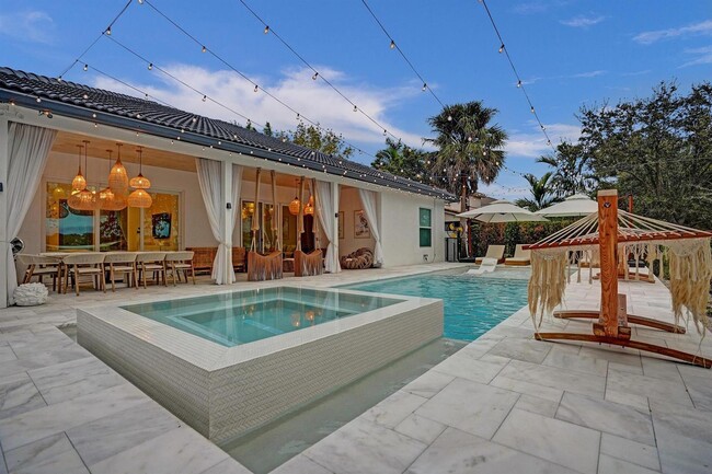 Building Photo - 10424 NW 59th Pl