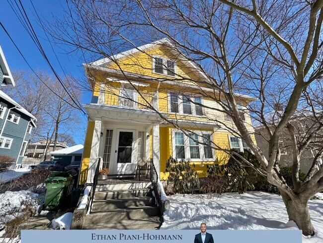 Building Photo - 11 Flint Rd