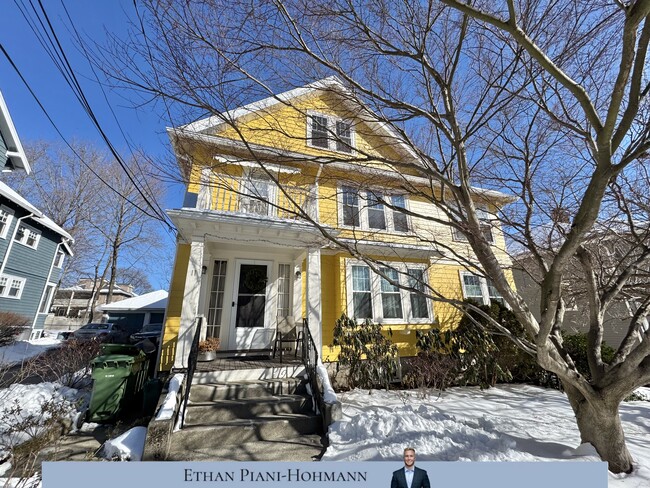 Building Photo - 11 Flint Rd