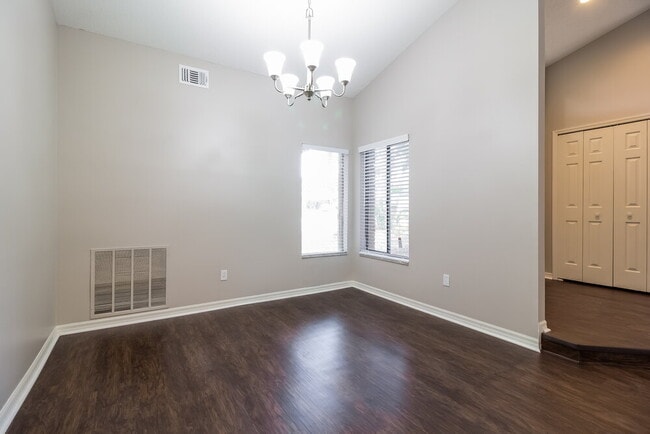 Building Photo - 1185 Newton Ct