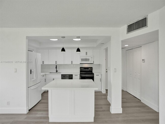 Foto del edificio - 2771 Taft St