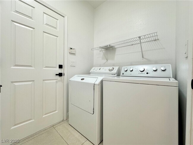 Foto del edificio - 283 Crooked Tree Dr