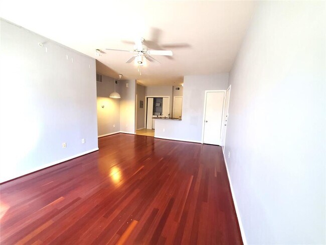 Foto del edificio - 2209 Hancock Dr