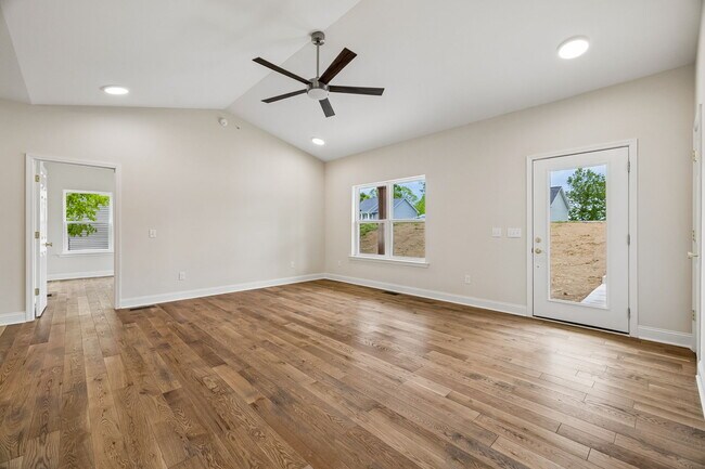 Foto del edificio - 553 Skyview Dr