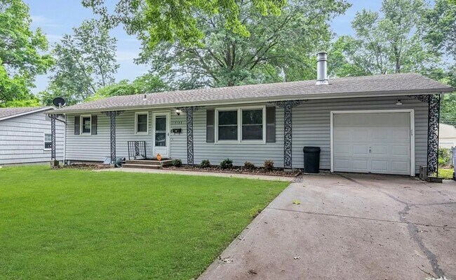 Foto del edificio - 13133 Sycamore Ave