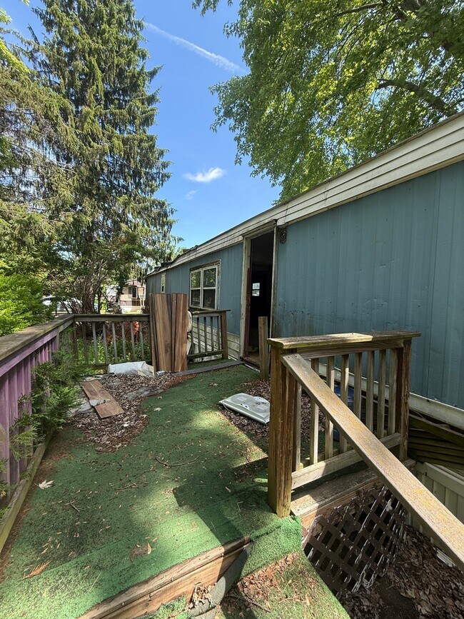 Foto del edificio - 1404 Rumbaugh Ln