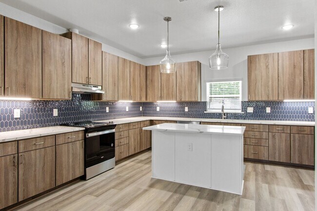 Foto del edificio - * MOVE IN SUMMER 7/24/2027 * 5 Bed 5.5 Bat...