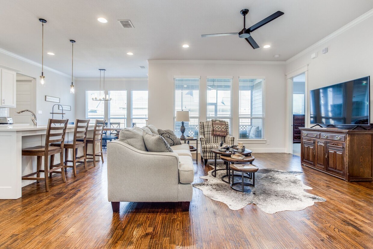 Foto principal - 413 Village Way